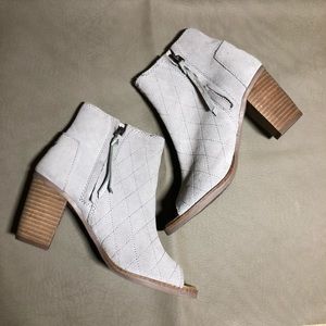 Toms Gray Majorca Quilted Peep Toe Suede Bootie